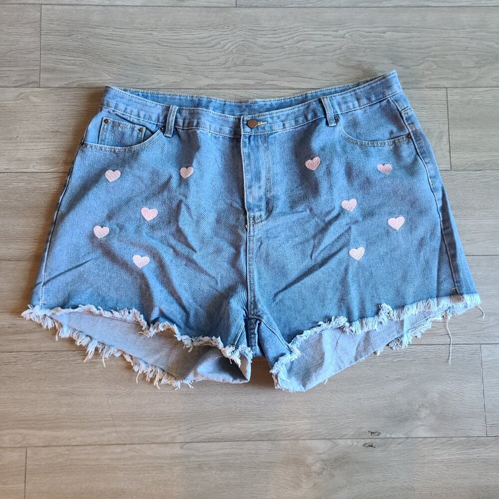 New SHEIN 4x Heart Denim Shorts
